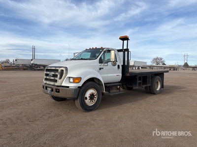 2004 Ford F-750 4x2 Flatbed Truck