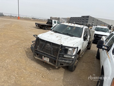 2018 Ford F-350 XL 4x2 Crew Cab Camion à Plateau (Inoperable)