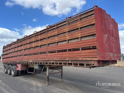 1988 Freighter 12.7 m Tri/A Livestock Trailer