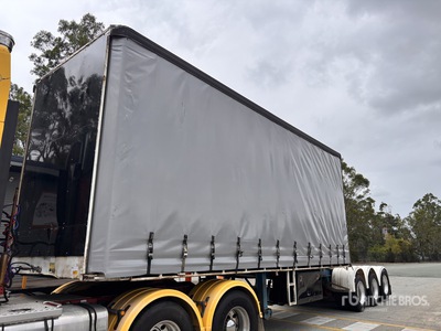 2004 MaxiTrans 7.2 m Tri/A B-Double Lead Curtain Side Trailer