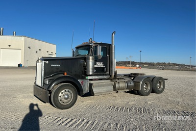 2019 Kenworth W900 6x4 T/A Dagcabine Trekker