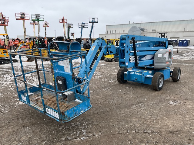 2012 Genie Z-45/25J 2WD Electric Articulating Boom Lift 2012 Genie Z-45/25J 2WD Electric Articulating Boom Lift