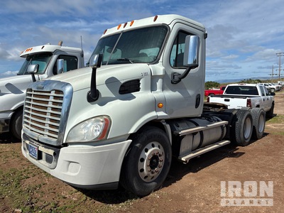 2014 Freightliner Cascadia 113 6x4 T/A Day Cab Truck Tractor