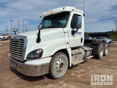 2014 Freightliner Cascadia 125 6x4 T/A Day Cab Truck Tractor