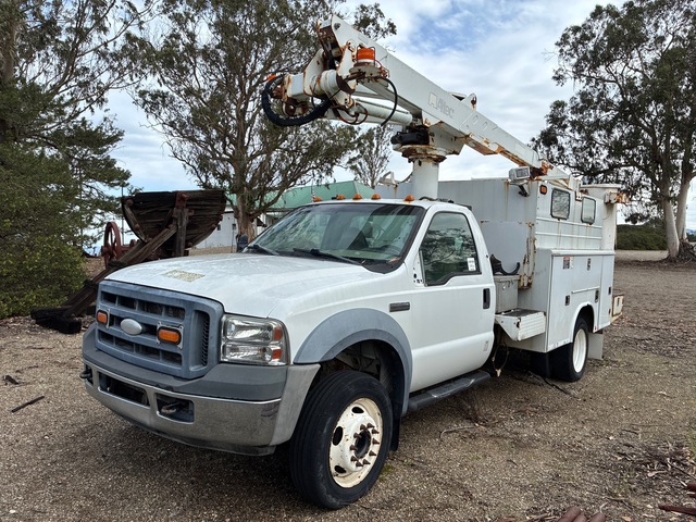 Altec AT237 on 2007 Ford F-550 XL 4x2 Bucket Truck