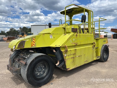 2004 Sakai TZ701 7 Wheel Pneumatic Roller