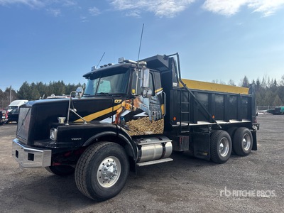 2000 Volvo WG 6x4 T/A Camión dumper