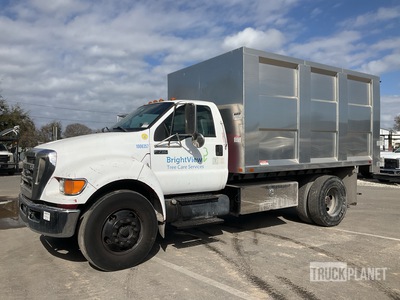2008 Ford F-750 XL 4x2 Chipper Truck