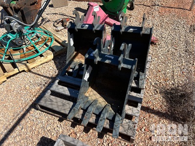 Quantity of (3) Qty of (3) 18" Mini-Ex 18JD27/35ZTSWC 18 in Excavator Bucket - Fits John Deere 27 (Unused)