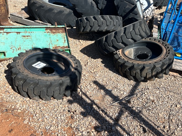 Quantity of (4) Bobcat 31x10-20 Tires