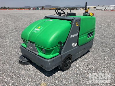 2019 Tennant S20 Ride-On Limpiadora de Pisos / Floor Sweeper