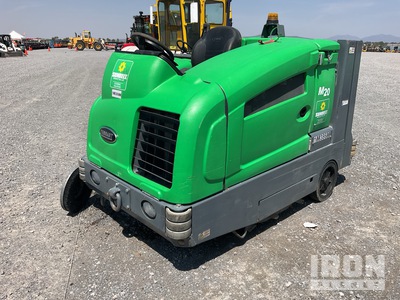2018 Tennant M20 Ride-On Limpiadora de Pisos / Floor Sweeper