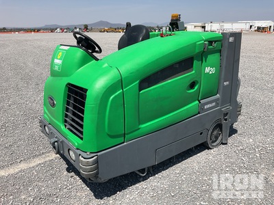 2019 Tennant M20 Ride-On Limpiadora de Pisos / Floor Sweeper