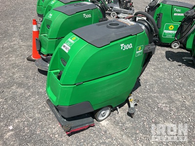 2018 Tennant T300 Walk-Behind Limpiadora de Pisos / Floor Scrubber
