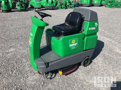 2018 Tennant T7 Ride-On Limpiadora de Pisos / Floor Scrubber