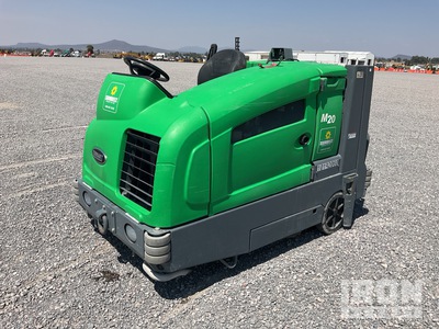 2019 Tennant M20 Ride-On Limpiadora de Pisos / Floor Sweeper