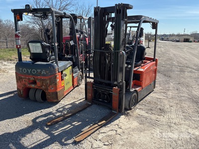 2014 Toyota 7FBEU20 3450 lb Chariot Élévateur Électrique