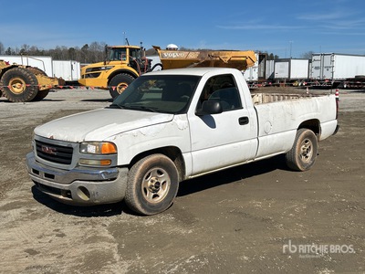 2004 GMC Sierra 1500 4x2 Pickup