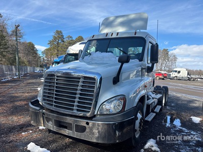 2014 Freightliner Cascadia 125 6x4 T/A Day Cab Truck Tractor