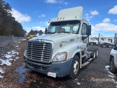 2014 Freightliner Cascadia 125 6x4 Ciągnik siodłowy T/A z kabiną dzienną (Inoperable)