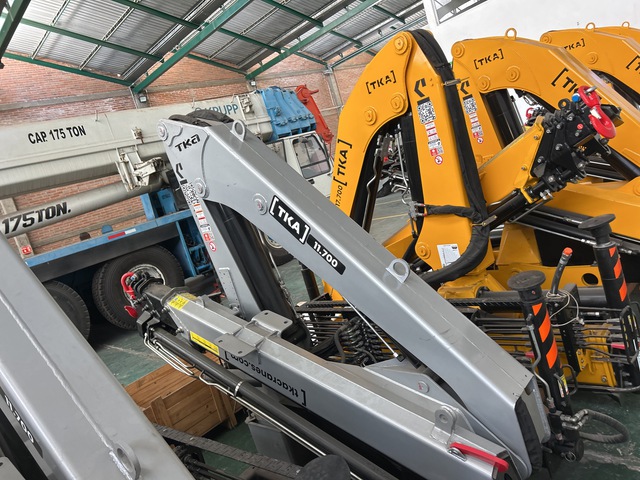 2023 TKA TKA11700 Hydraulic 10300 lb Grua Articulada para Montar sobre Camion (Sin Usar) / Knucle Boom - Fits Truck (Unused)