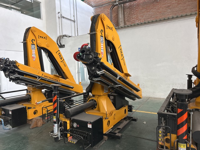 2023 TKA TKA17700 Hydraulic 15900 lb Grua Articulada para Montar sobre Camion (Sin Usar) / Knucle Boom  - Fits Truck (Unused)