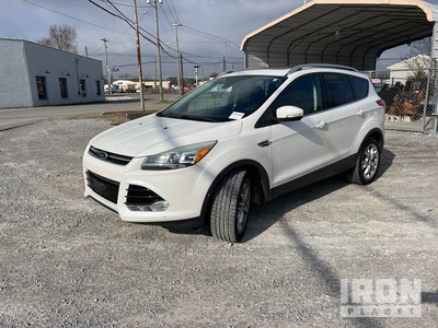 2015 Ford Escape 2WD سيارة رياضية متعددة الاستخدامات