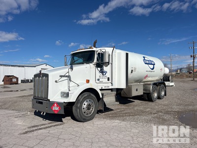 2013 Kenworth T800 5000 gal 6x4 Tanker Truck