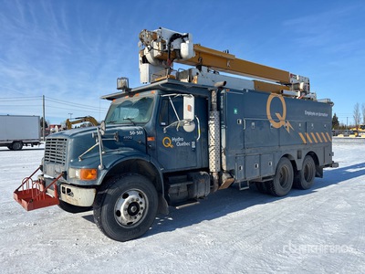 2002 Posi-Plus 500-50-RU 50 ft on 2001 International 4900 6x4 Camion de cubo