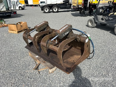 2017 Bobcat 7168340 66 in Skid Steer Grapple Bucket