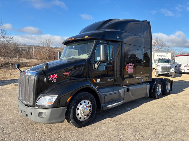 2019 Peterbilt 579 6x4 T/A Sleeper Truck Tractor