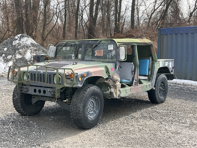 2007 AM General M1097R1 HMMWV 4 Door Soft Top w/Truck Body