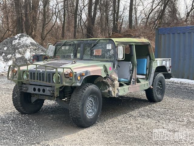 2007 AM General M1097R1 HMMWV 4 Door Soft Top w/Truck Body