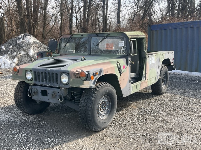 2004 AM General M1097A2 HMMWV 2 Door Soft Top w/Truck Body