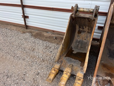 Komatsu 23 in Excavator Bucket