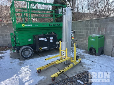 2023 Sumner 2124 Material Hoist