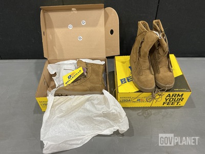 (36) Pairs of Women's Boots