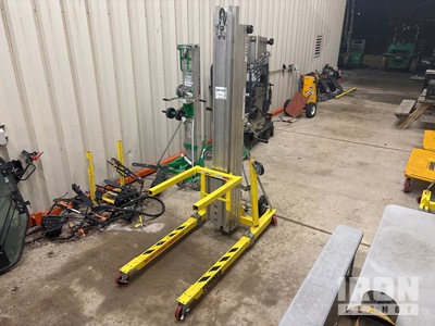 2023 Sumner 2124 Material Hoist