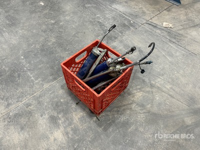 Quantity of (4) Lincoln Grease Guns Divers