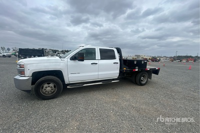 2016 Chevrolet Silverado 3500HD 4x4 Crew Cab Flatbed Truck