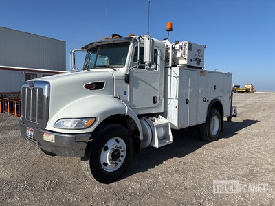2007 Peterbilt 335 4x2 Ciężarówka serwisowa