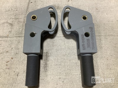 (11) Sikorsky 70400-06698-044 Rod End Clevises