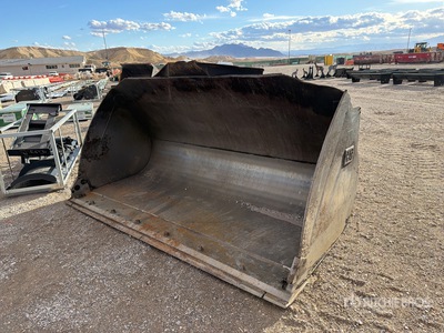 Cat 104 in Q/C Wheel Loader Bucket