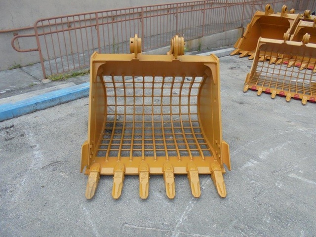 Emaq 48" HD Excavator Bucket - Fits Cat 315 - Unused