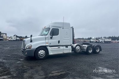 2013 Freightliner Cascadia 125 8x4 Tri/A Sleeper Truck Tractor