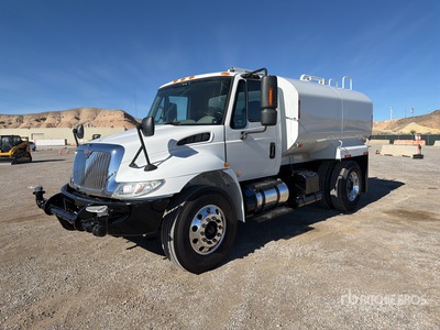 2018 International 4300 2500 gal 4x2 Water Truck