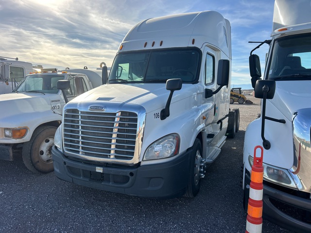 2014 Freightliner Cascadia 125 6x4 T/A Sleeper Truck Tractor (Inoperable)