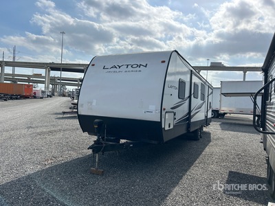 2016 Evergreen Layton 32 ft T/A Travel Trailer