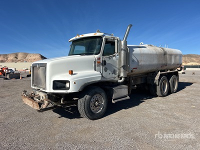 2003 International 5600i 4000 gal 6x4 Water Truck