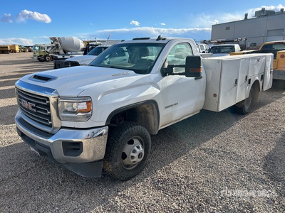 2018 GMC Sierra 3500HD 4x4 Utility Truck (Inoperable)